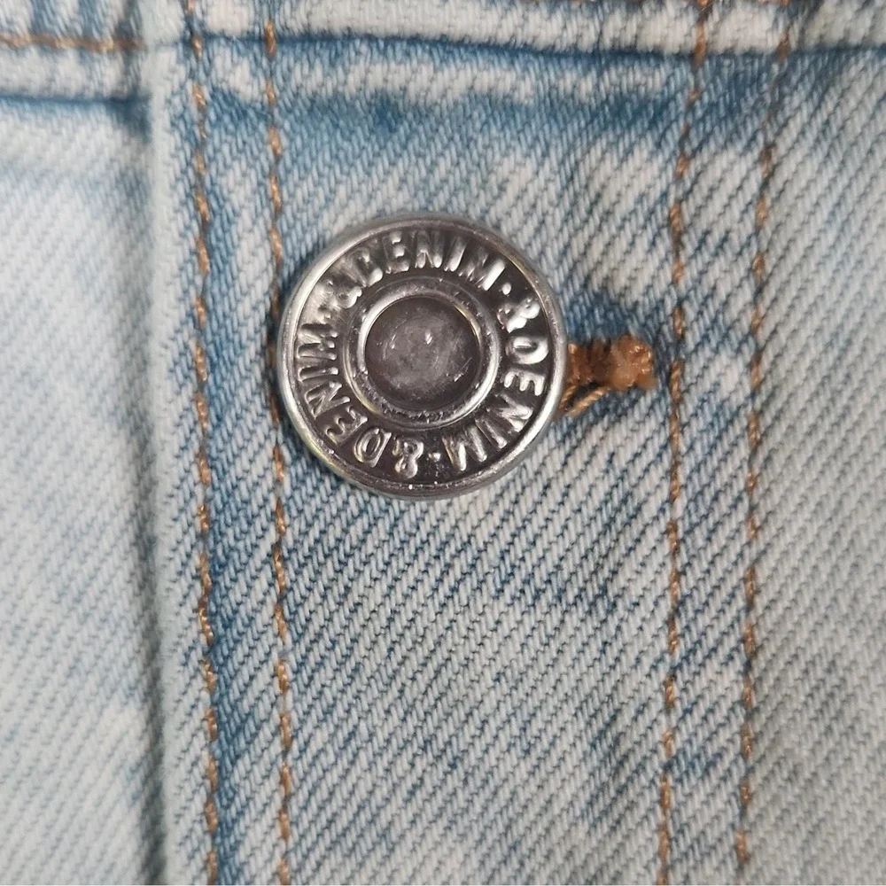 H&M Kids Light Wash Denim Trucker Jacket Jean Coat Size 5-6T Unisex